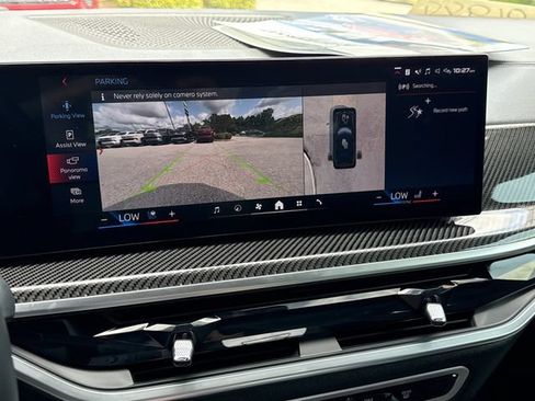 Used 2025 BMW X7 M60i AWD/4WD image 25
