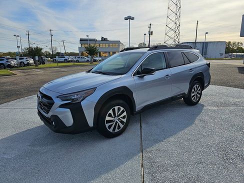 New 2025 Subaru Outback Premium image 2