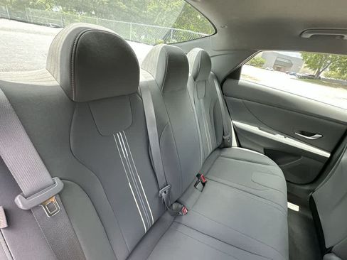 Used 2025 Hyundai Elantra Sport FWD image 13