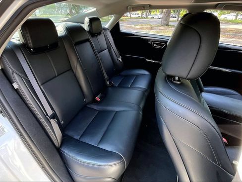 Used 2017 Toyota Avalon Touring FWD image 22