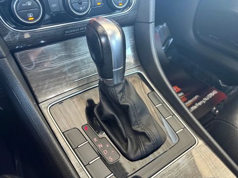 Used 2016 Volkswagen Passat 1.8T SE FWD image 26