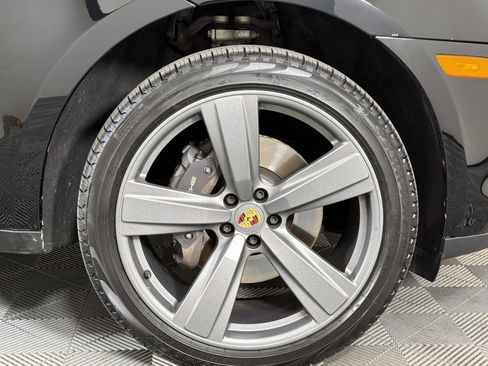 Certified 2024 Porsche Macan AWD/4WD image 15