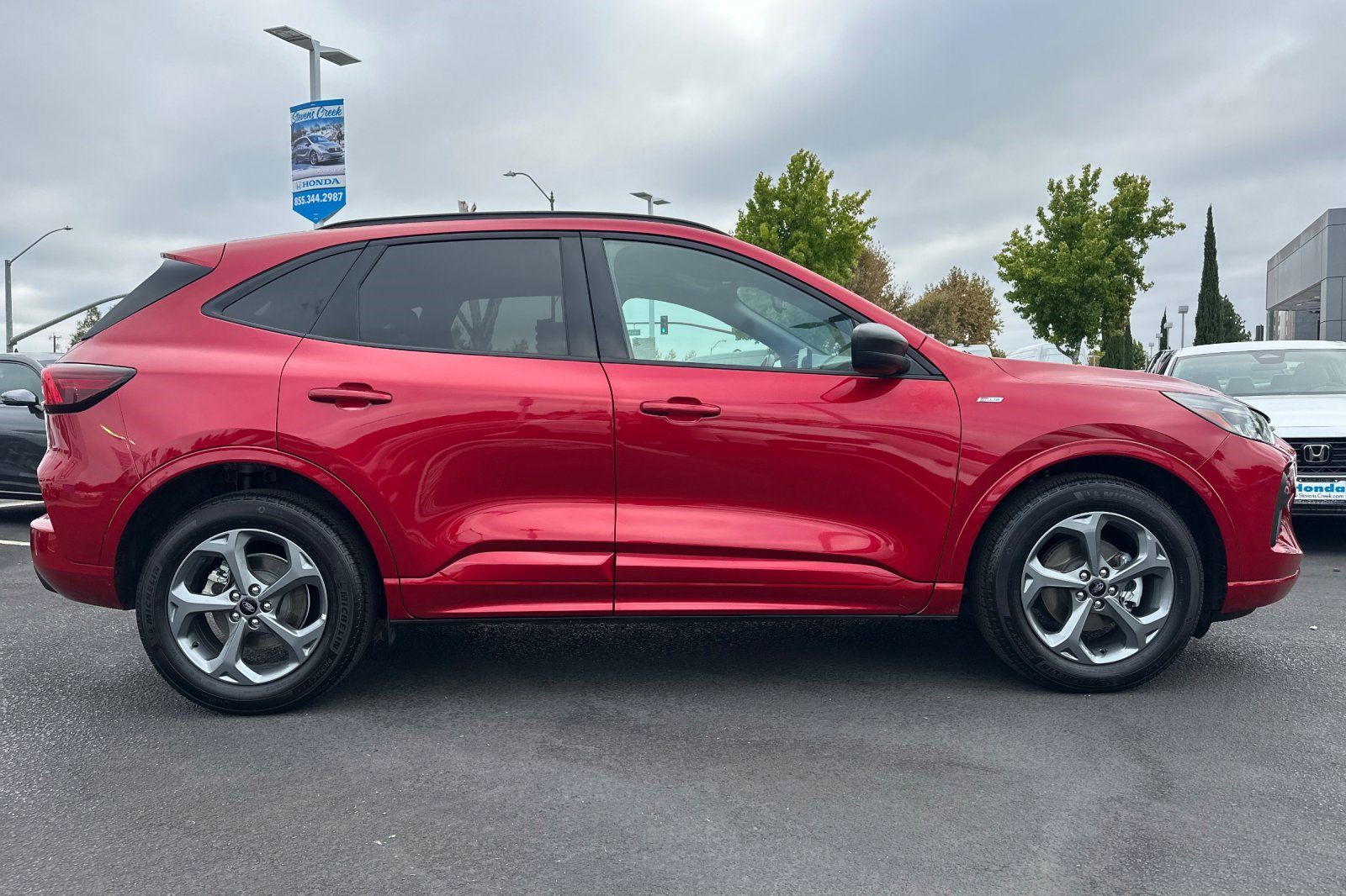 Used 2024 Ford Escape ST-Line w/ Equipment Group 301A FWD image 8