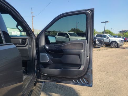 Used 2023 Ford F150 Lightning Platinum AWD/4WD image 16