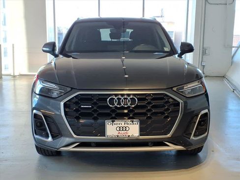 Certified 2023 Audi Q5 2.0T Premium w/ Convenience Package image 2