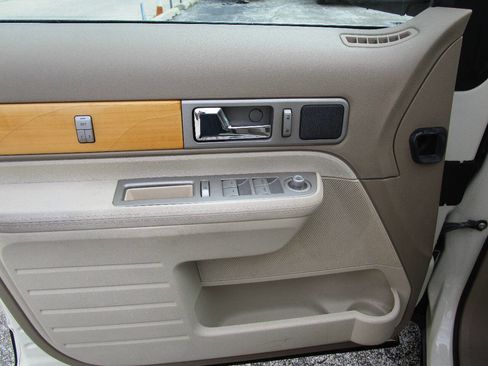 Used 2007 Lincoln MKX AWD image 10