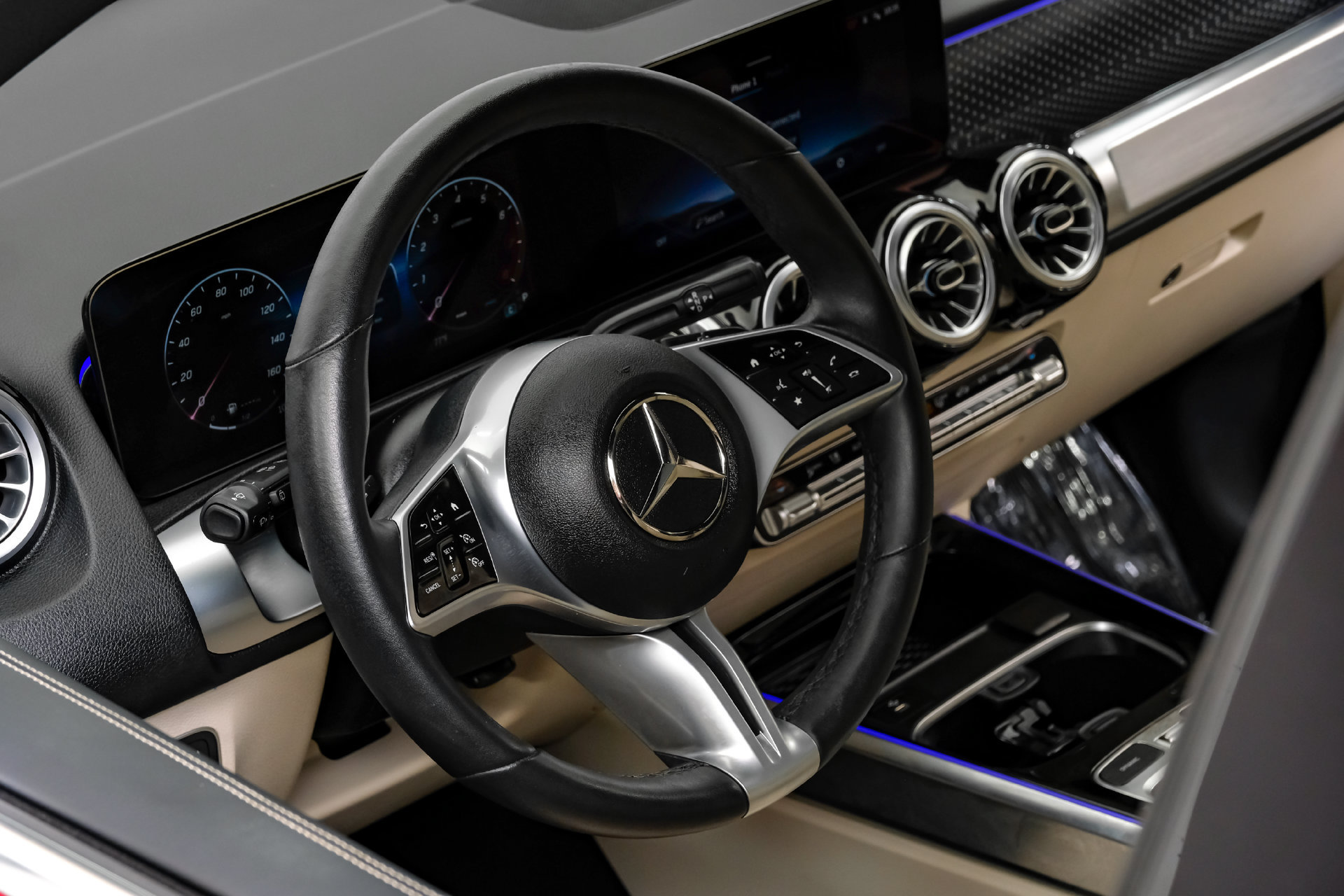 Used 2026 Mercedes-Benz GLB 250 w/ Exclusive Package image 20