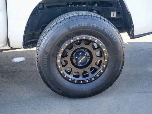 Used 2021 Toyota Tacoma SR5 image 10