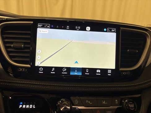 Used 2026 Chrysler Pacifica Limited FWD image 22