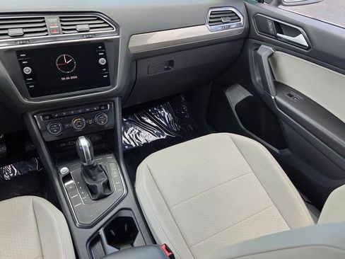 Used 2018 Volkswagen Tiguan SE FWD image 14
