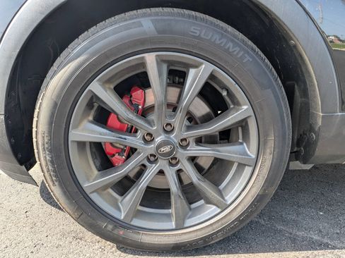 Used 2017 Ford Explorer XLT w/ Equipment Group 202A FWD image 9