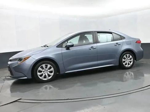 Used 2024 Toyota Corolla LE FWD image 5