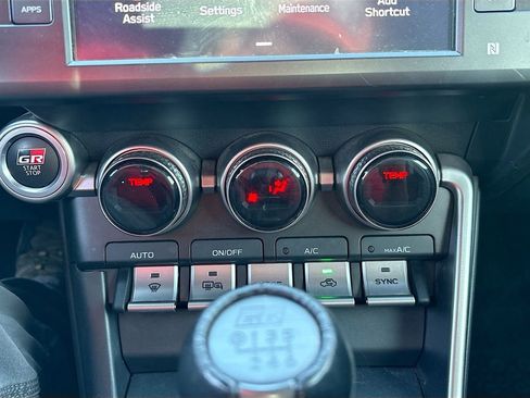 Used 2024 Toyota GR86 Premium image 15