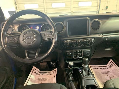 Used 2021 Jeep Gladiator Sport image 4