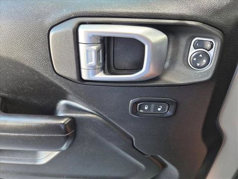 Used 2021 Jeep Gladiator Sport AWD/4WD image 15