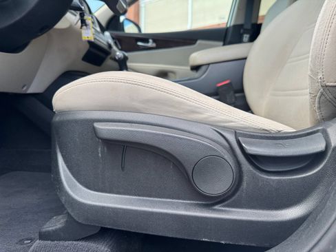 Used 2017 Kia Sorento FWD image 18