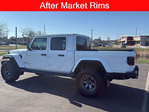 Used 2021 Jeep Gladiator Overland AWD/4WD image 3