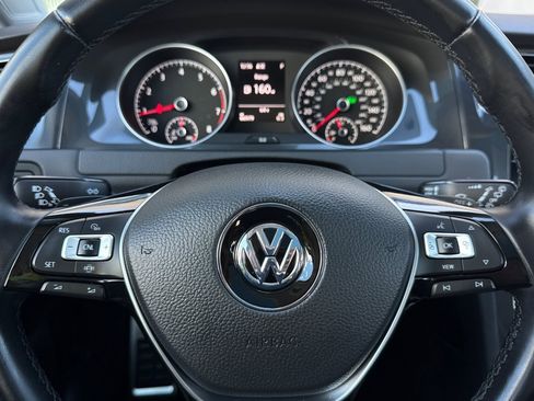 Certified 2019 Volkswagen Golf Alltrack SE image 24