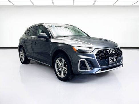 Used 2022 Audi Q5 e Premium w/ Convenience Package image 3