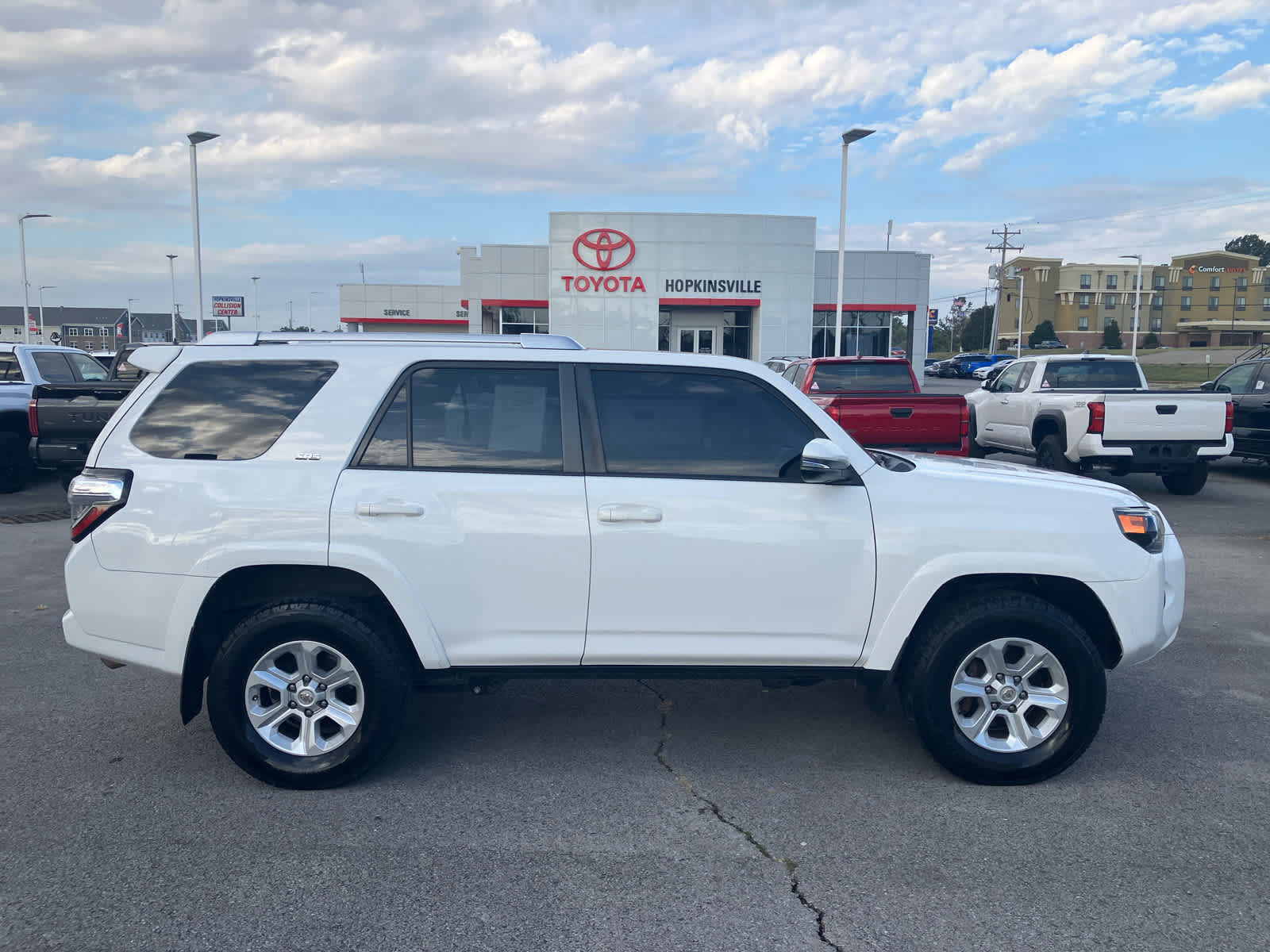 Used 2017 Toyota 4Runner SR5 Premium AWD/4WD image 8