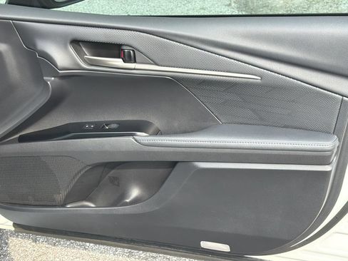 Used 2025 Toyota Camry XSE FWD image 13