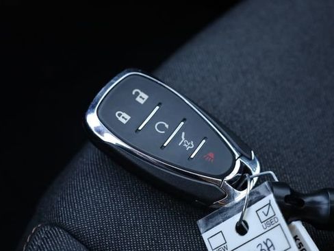 Used 2020 Chevrolet Equinox LT w/ Driver Convenience Package image 30