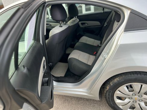 Used 2015 Chevrolet Cruze LS image 13