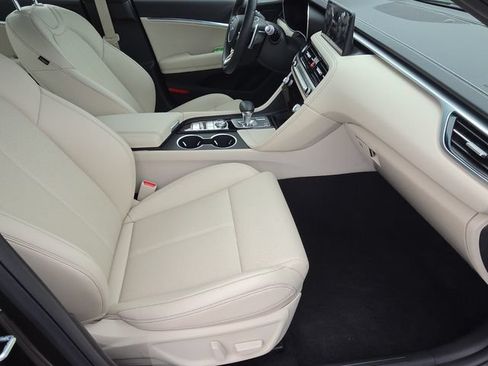 Used 2026 Genesis G70 2.5T RWD image 18