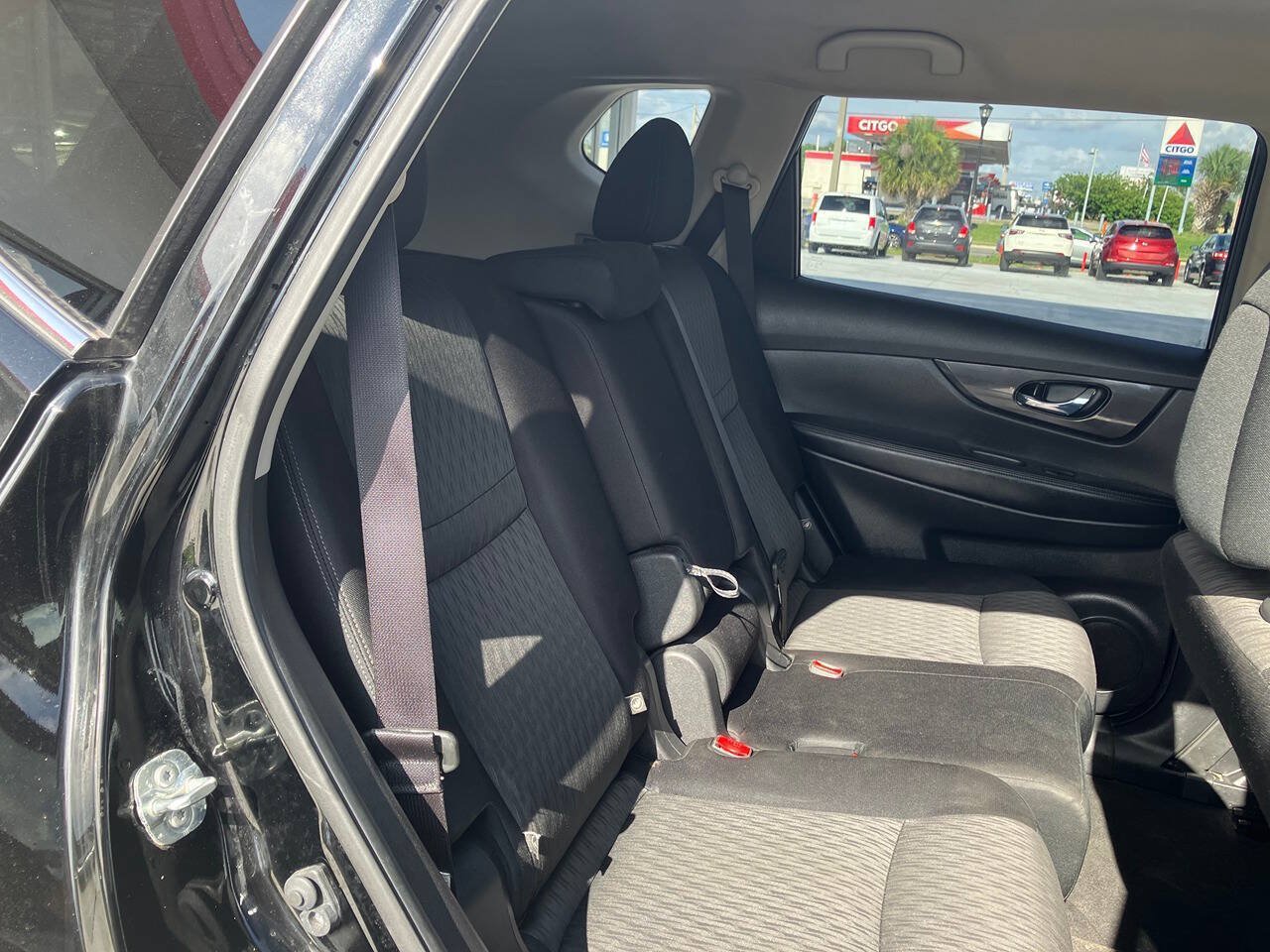 Used 2020 Nissan Rogue SV FWD image 18