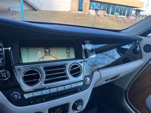 Used 2015 Rolls-Royce Wraith RWD image 16