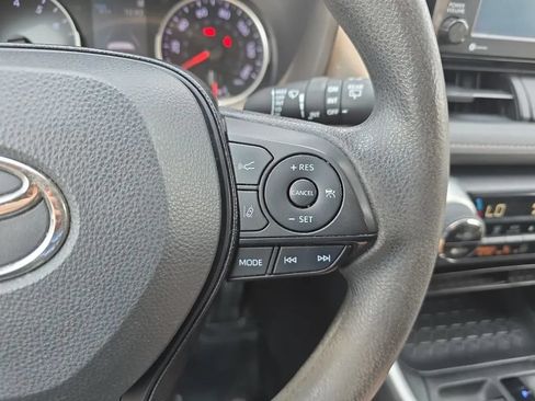 Used 2020 Toyota RAV4 XLE FWD image 20