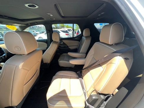 Used 2023 Chevrolet Traverse Premier w/ LPO, Floor Liner Package AWD/4WD image 21