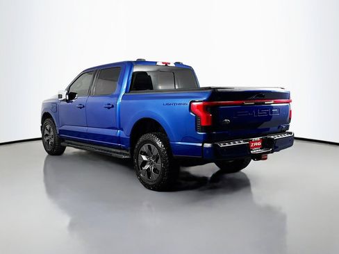 Used 2022 Ford F150 Lightning Lariat image 3