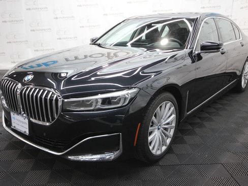Used 2022 BMW 740i xDrive w/ Premium Package AWD/4WD image 1