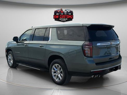 Used 2023 Chevrolet Suburban Premier image 5