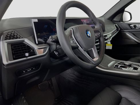 New 2026 BMW X5 xDrive50e w/ Climate Comfort Package image 9