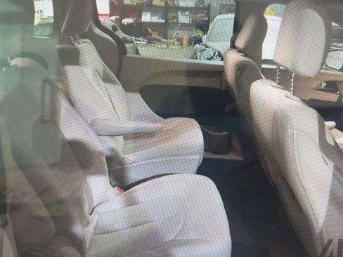 Used 2018 Chrysler Pacifica Touring Plus image 9