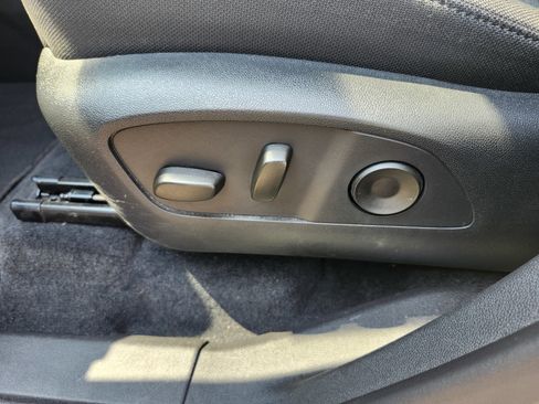 Used 2025 GMC Acadia Elevation image 23