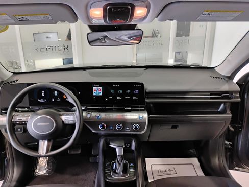 Used 2024 Hyundai Kona SE image 30