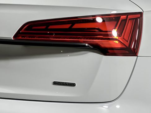 Used 2023 Audi Q5 e Premium Plus w/ Premium Plus Package image 25