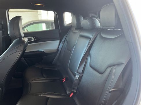 Used 2025 Jeep Compass Limited image 27