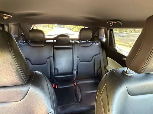 Used 2025 Jeep Compass Limited AWD/4WD image 19