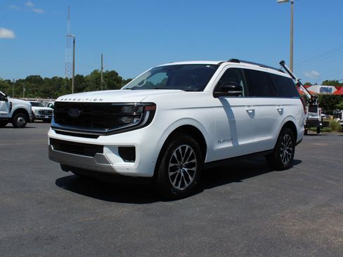 Used 2025 Ford Expedition Platinum AWD/4WD image 10
