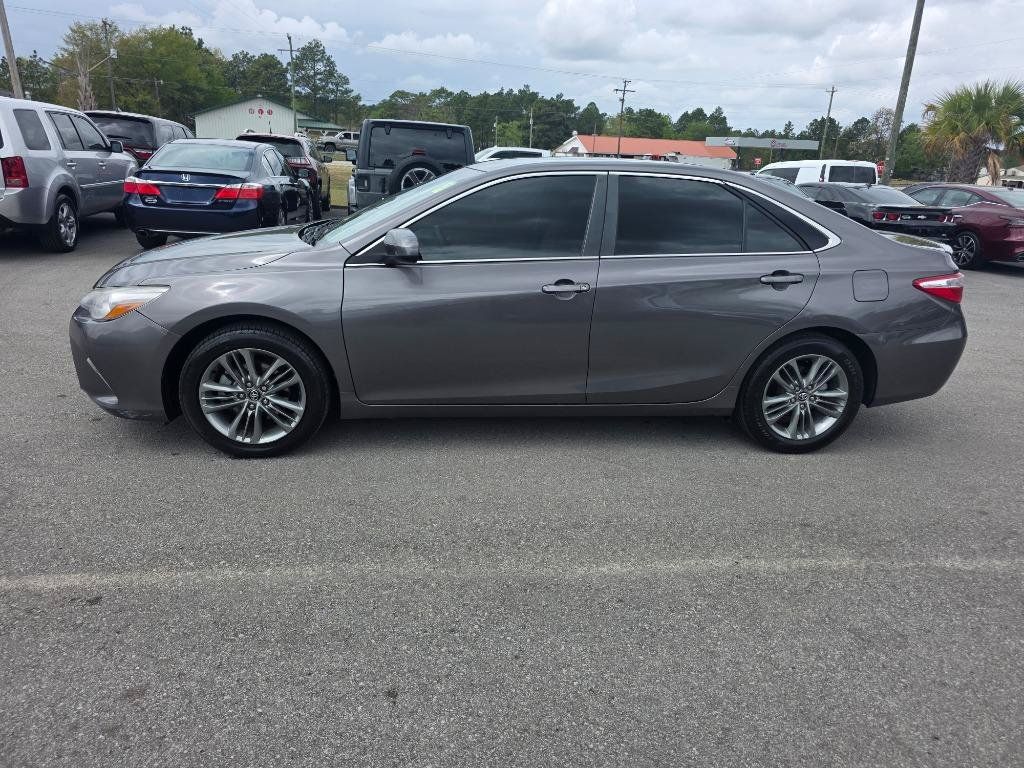 Used 2017 Toyota Camry SE FWD image 2