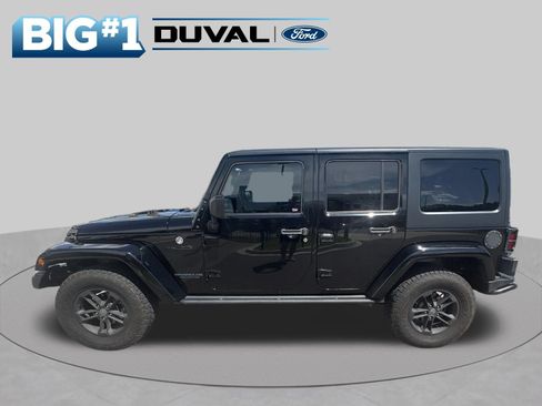 Used 2017 Jeep Wrangler Unlimited Sahara AWD/4WD image 5