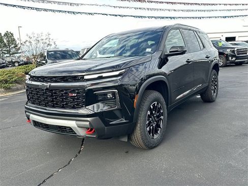 Used 2025 Chevrolet Traverse Z71 w/ Driver Confidence Package image 4