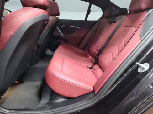 Certified 2025 BMW 550e xDrive w/ Executive Package image 10