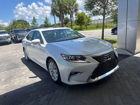 Used 2016 Lexus ES 350 w/ Premium Package w/Wood Trim FWD image 2