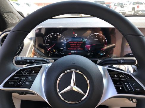 New 2026 Mercedes-Benz GLB 250 4MATIC image 18