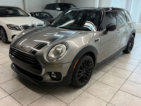 Used 2017 MINI Cooper Clubman image 3